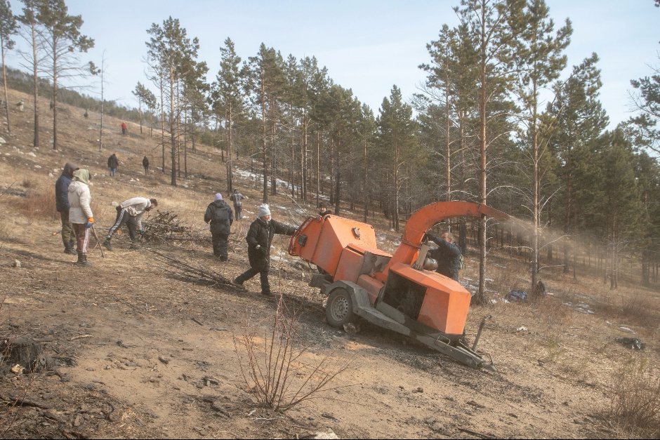 Уборка. Фото пресс-службы БФ «Подари планете жизнь»