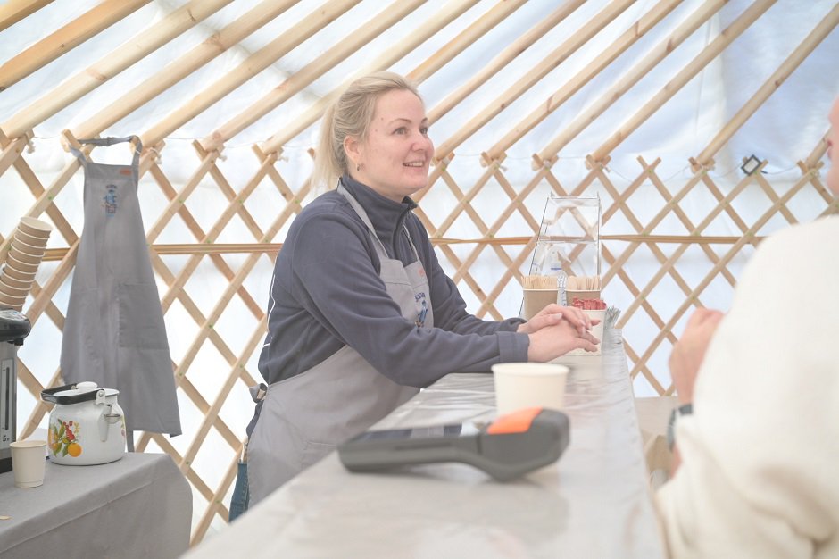 Местное сообщество с готовностью откликнулось на просьбу организаторов помочь с устройством фестиваля Местное сообщество с готовностью откликнулось на просьбу организаторов помочь с устройством фестиваля