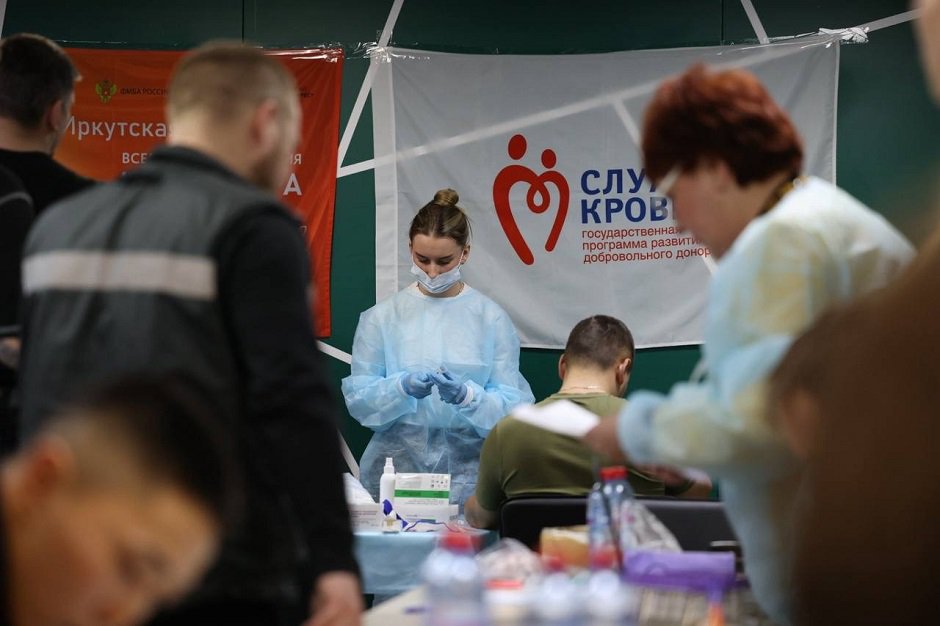 Врачи Иркутской станции переливания крови рассказали участникам акции о донорстве и ответили на вопросы Врачи Иркутской станции переливания крови рассказали участникам акции о донорстве и ответили на вопросы