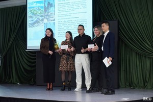 Счастливчикам вручали ваучеры на бесплатное проживание с завтраком в пятизвездочных отелях и сертификаты на барбекю