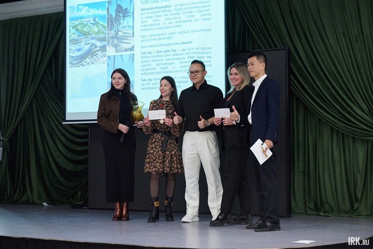 Счастливчикам вручали ваучеры на бесплатное проживание с завтраком в пятизвездочных отелях и сертификаты на барбекю