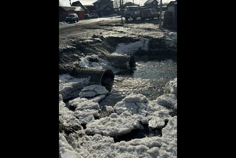Специалисты очистили русло водоотводного канала. Фото пресс-службы мэрии Иркутска