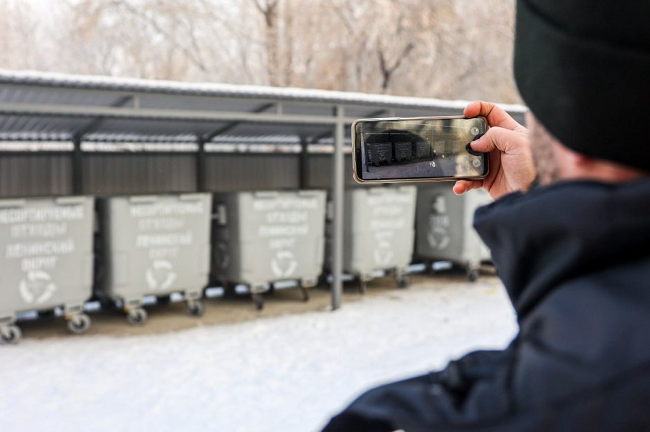 Специальная программа «Чистая логистика» на всех машинах позволяет следить за вывозом в режиме онлайн и фиксировать нарушения на контейнерных площадках