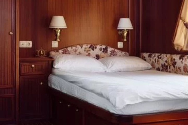 Внутреннее помещение судна. Фото от агрегатора