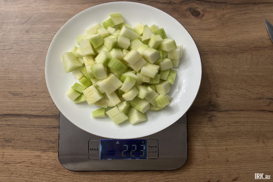 Чтобы считать количество калорий, нужно взвешивать все ингредиенты блюд по отдельности