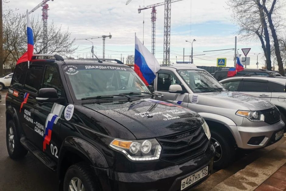 Автомобили участников пробега. Фото пресс-службы правительства Иркутской области