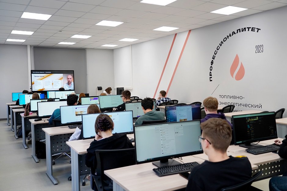По федеральному проекту «Профессионалитет» колледж стал базовой организацией топливно-энергетического кластера региона. Фото Арины Словесновой