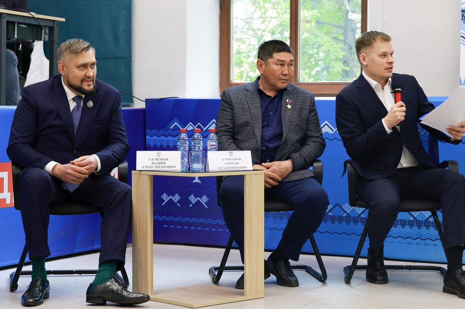 Вадим Семенов, Сергей Степанов и Дмитрий Брянский. Фото с сайта партии «Единая Россия»