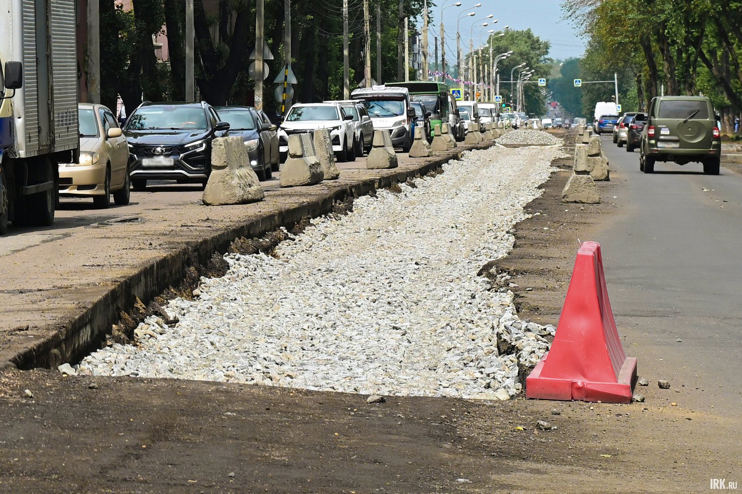 Подрядчик меняет основание дороги