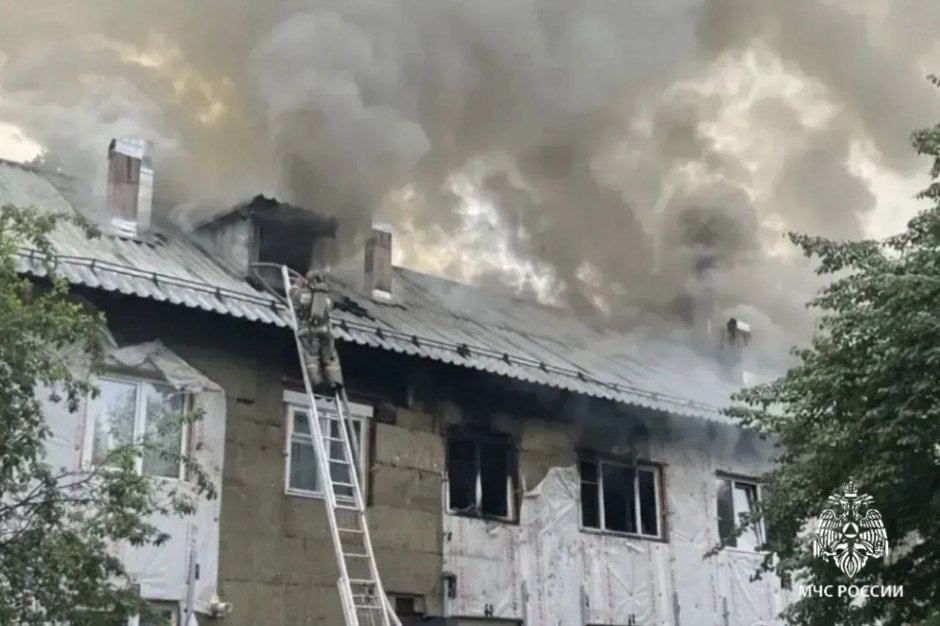 Место пожара. Фото пресс-службы ГУ МЧС России по Иркутской области Место пожара. Фото пресс-службы ГУ МЧС России по Иркутской области