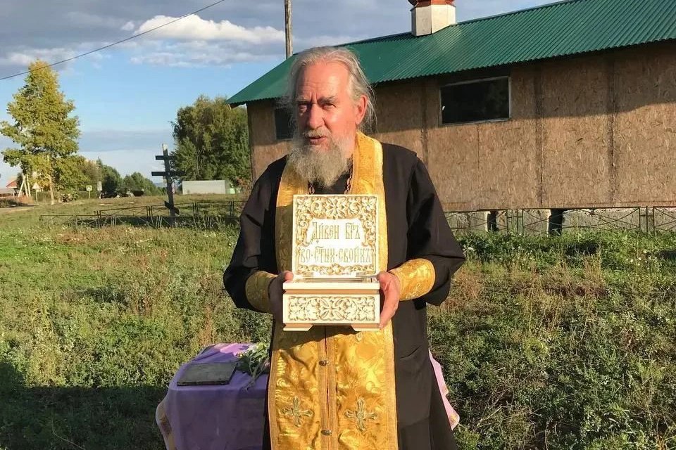 В августе 2025 года отец Сергий привозил мощи Николая Чудотворца в храм в Алгатуе В августе 2025 года отец Сергий привозил мощи Николая Чудотворца в храм в Алгатуе
