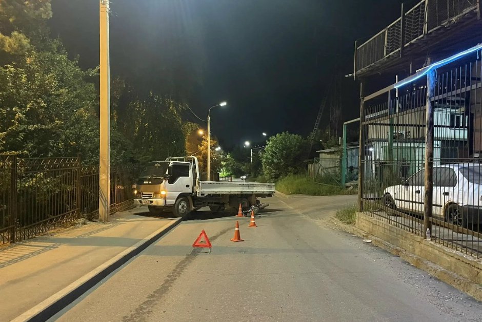Авария в Свердловском округе. Фото Госавтоинспекции города