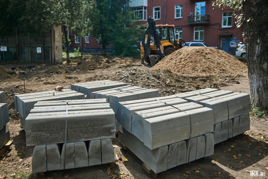 По словам депутата, завершить объект планируют к середине осени