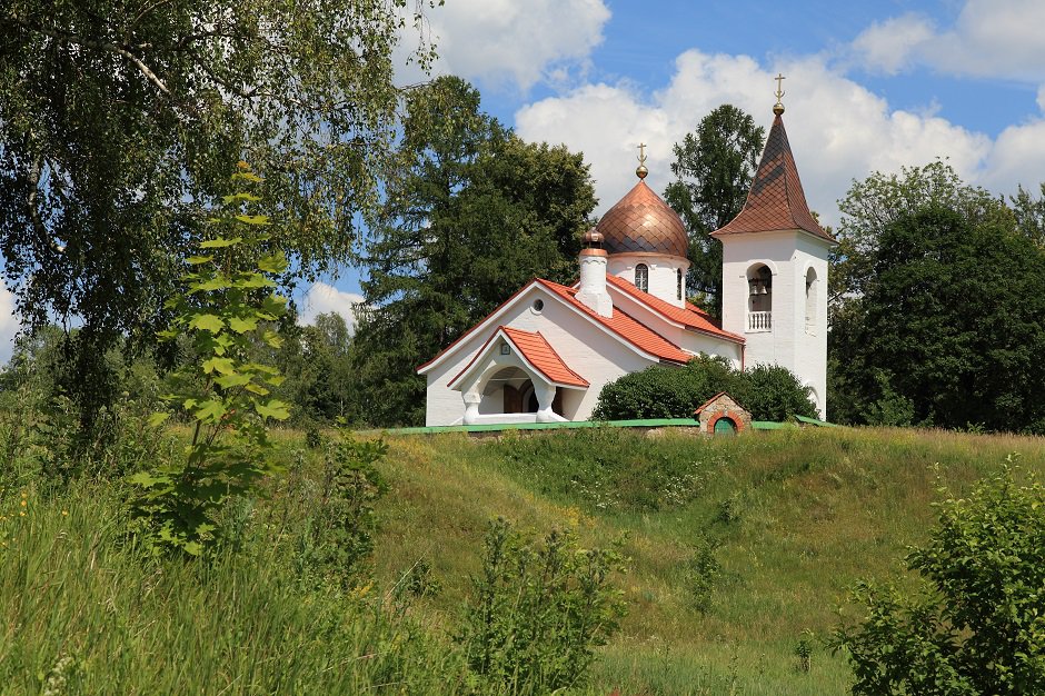 Церковь, которая относится к постройкам усадьбы Поленова Церковь, которая относится к постройкам усадьбы Поленова