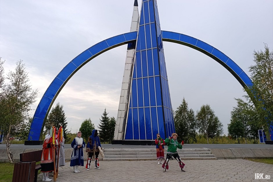 Стела «66-я параллель» Стела «66-я параллель»