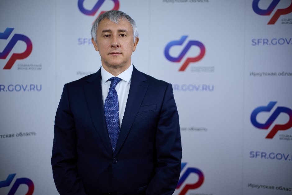 Если возраст для получения средств уже наступил, то следующий шаг – обратиться с заявлением в Социальный фонд России или негосударственный пенсионный фонд Если возраст для получения средств уже наступил, то следующий шаг – обратиться с заявлением в Социальный фонд России или негосударственный пенсионный фонд