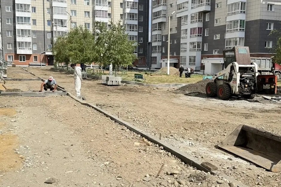 Отдельно Леонид Усов выделил благоустройство зоны на Баумана, 197, 201, 205, 207