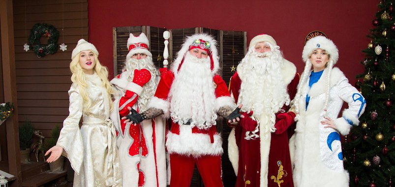 Ёлка с живой змеёй и конём Игорем в «Байкал-Арене»