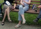 Распитие алкогольных напитков в общественном месте. Фото с сайта news.vtomske.ru