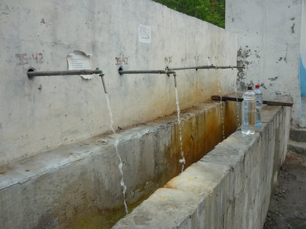 Минеральная вода из источников. Фото IRK.ru
