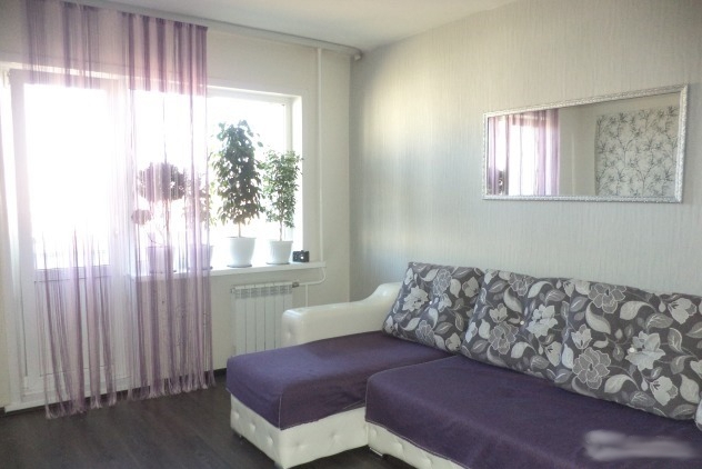 2-комнатная квартира в 10-м микрорайоне. 45 кв.м., 1 830 000 рублей.