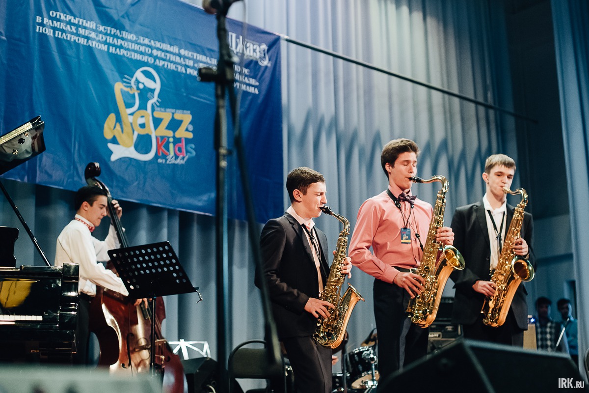 Желающих выступить было очень много. Прослушивания закончились поздно вечером.