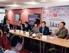 После концерта в музыкальном театре состоялась пресс-конференция. Организаторы и участники фестиваля «Джаз на Байкале» рассказали журналистам об итогах и дальнейших планах.