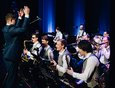 Открыл концерт Иркутский муниципальный городской оркестр под управлением Арсения Володина.