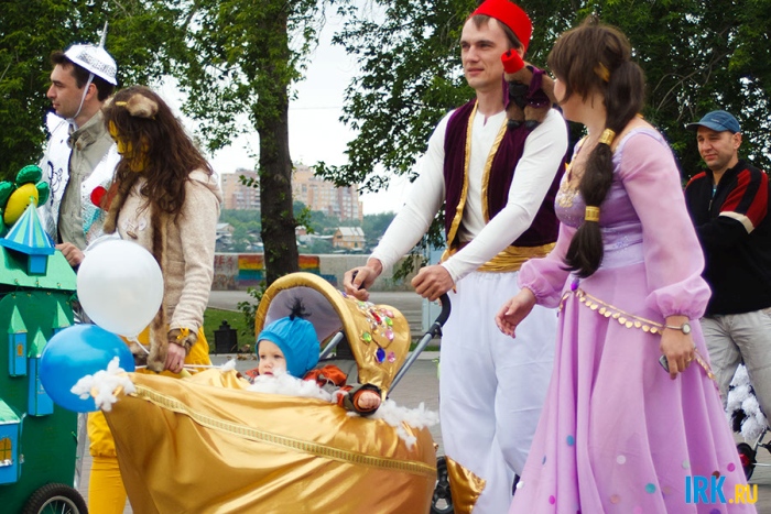 Конкурс детских колясок в Иркутске. Фото Владимира Смирнова