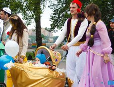 Конкурс детских колясок в Иркутске. Фото Владимира Смирнова