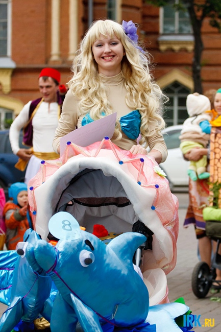 Конкурс детских колясок в Иркутске. Фото Владимира Смирнова