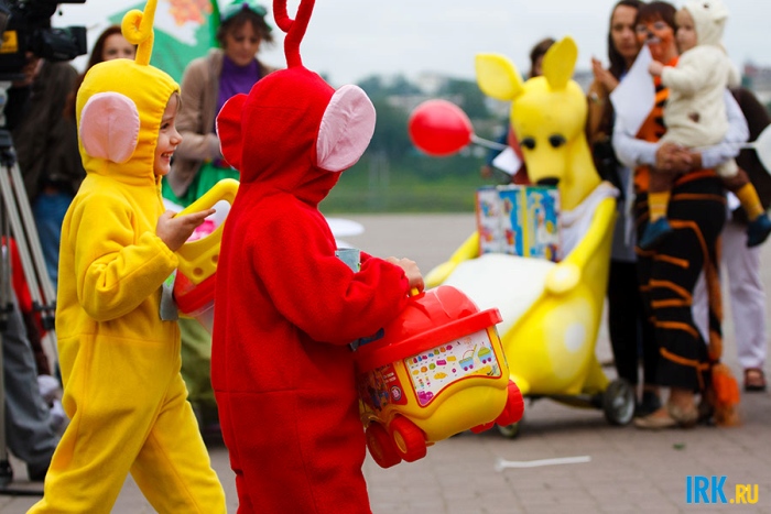 Конкурс детских колясок в Иркутске. Фото Владимира Смирнова