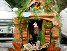 Конкурс детских колясок в Иркутске. Фото Владимира Смирнова