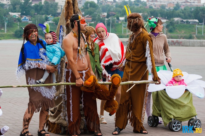 Конкурс детских колясок в Иркутске. Фото Владимира Смирнова