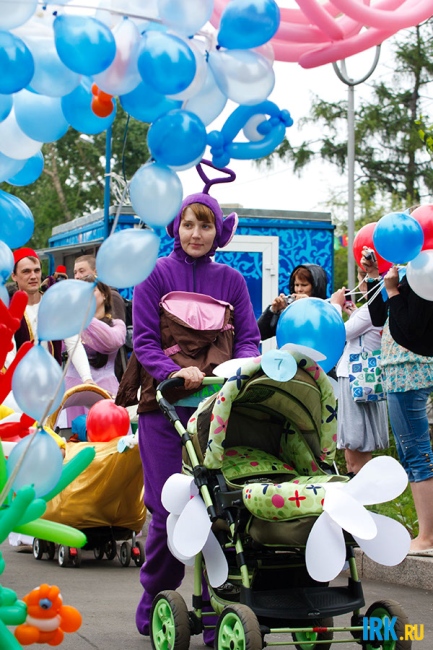 Конкурс детских колясок в Иркутске. Фото Владимира Смирнова