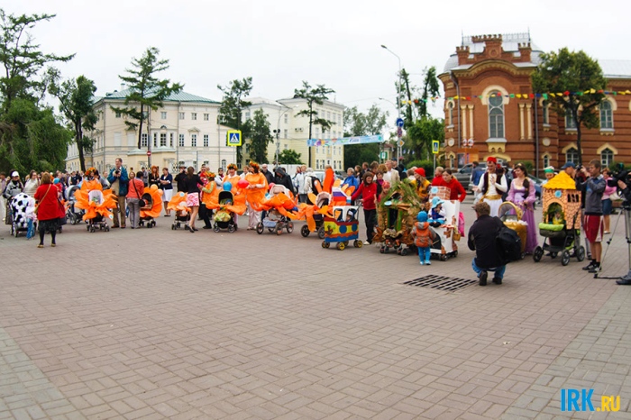 Конкурс детских колясок в Иркутске. Фото Владимира Смирнова