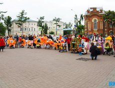 Конкурс детских колясок в Иркутске. Фото Владимира Смирнова