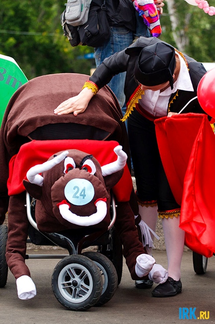 Конкурс детских колясок в Иркутске. Фото Владимира Смирнова