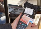 Привычная картинка в ангарских автобусах: приложил пластиковую карту — получил билет