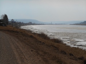 На реке. Фото с сайта www.38.mchs.gov.ru