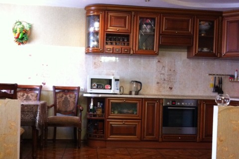 2-комнатная квартира в проезде Угольном: 65 кв.м., 4 200 000 рублей.