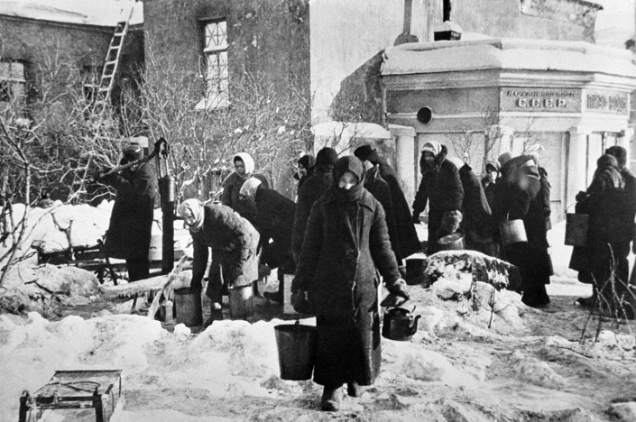 Ленинград в 1942 году. Фото с сайта waralbum.ru