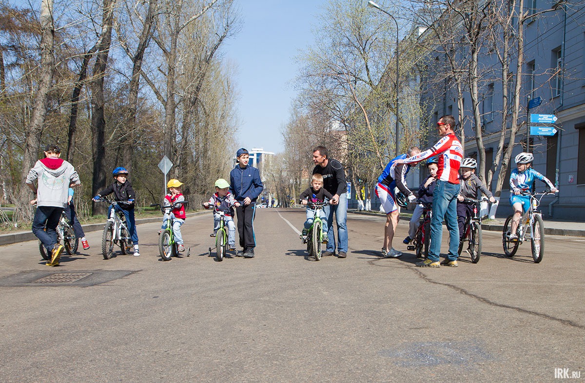 Первыми на старт вышли дети. Им предстояло предолеть дистанцию в 100 метров