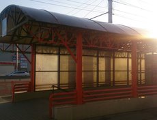 Микрорайон Байкальский, ветром вырвало листы поликарбоната. Фото Алины Вовчек