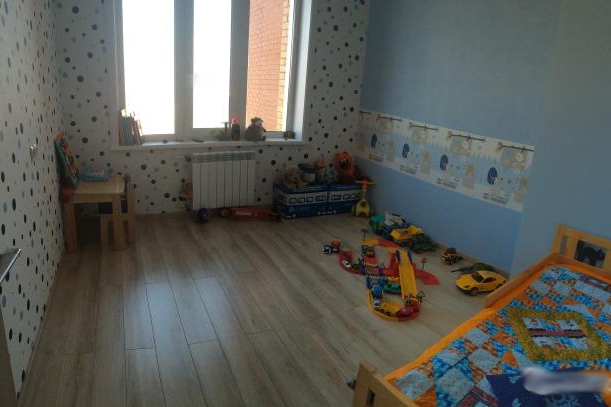 3-комнатная квартира на улице Депутатской. 74 кв.м., 5 300 000 рублей.