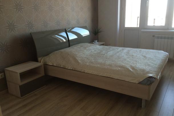 3-комнатная квартира на улице Депутатской. 74 кв.м., 5 300 000 рублей.