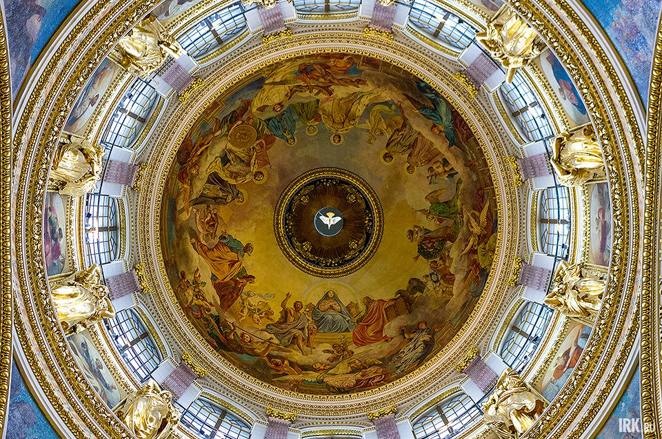 Плафон главного купола, автор Карл Брюллов «Богоматерь в окружении святых»