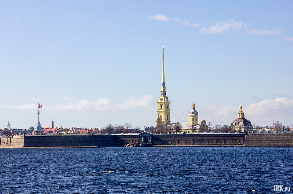 Вид с Троицкого моста на Петропавловскую крепость