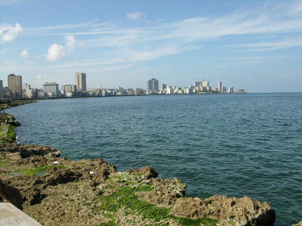 Вид Гаваны с набережной. Фото с сайта www.tonkosti.ru