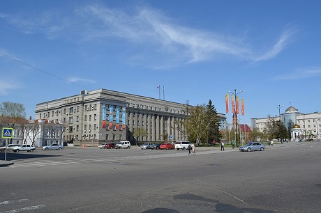 Здание правительства Иркутской области. Фото Ильи Татарникова